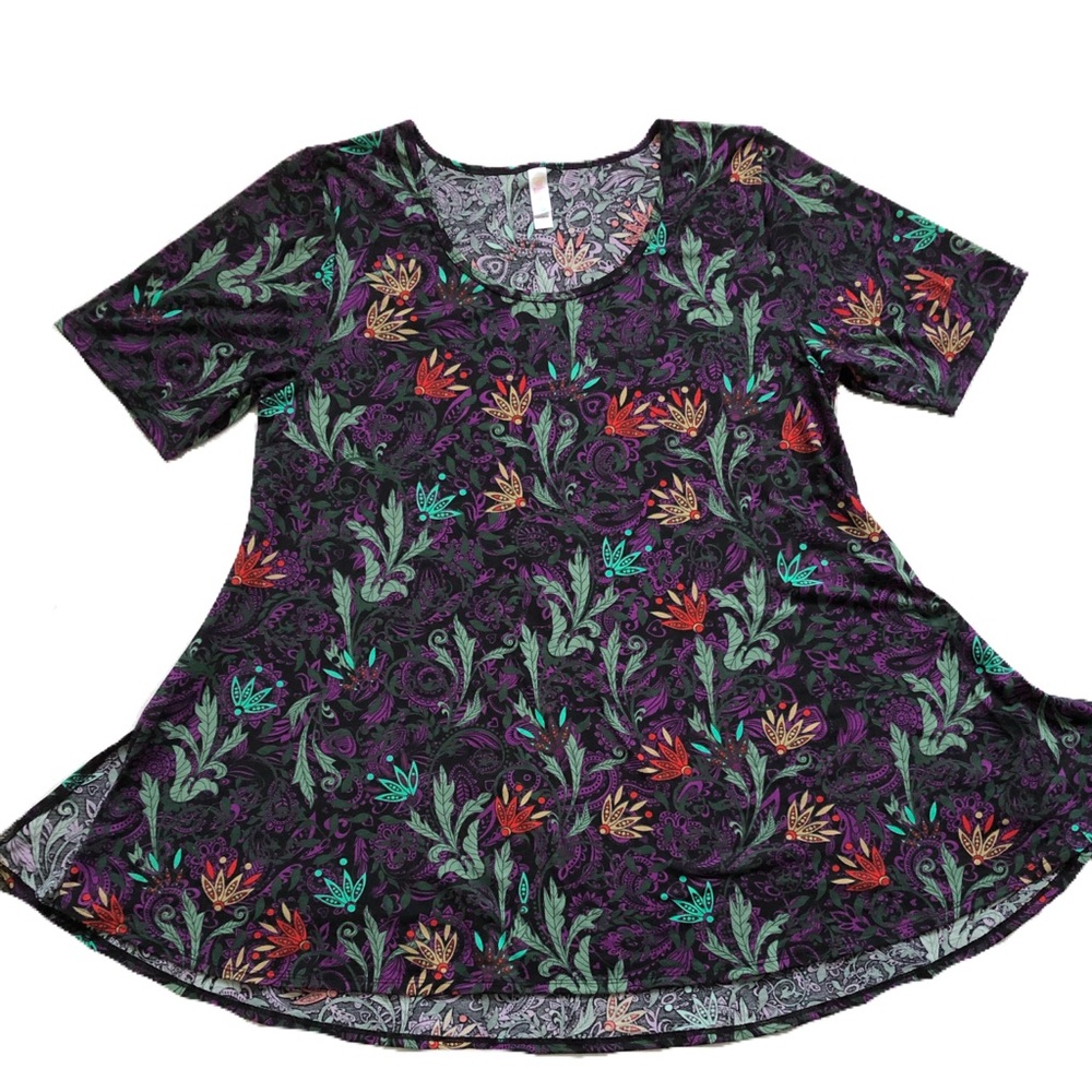 NWOT LuLaRoe Perfect T